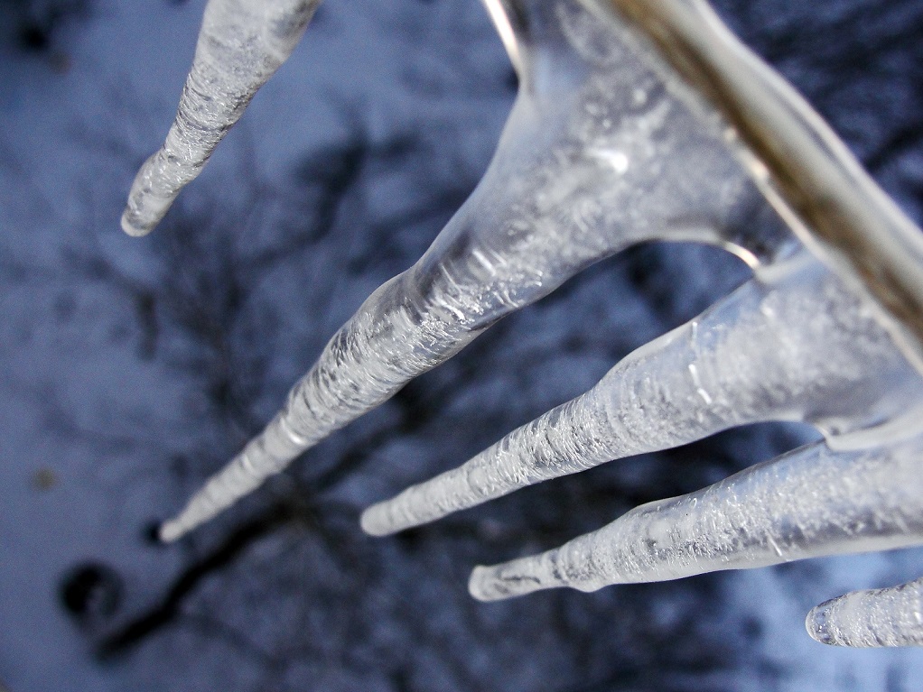 Icicle threat may be good reason for wrapping up an outdoor ac over the winter